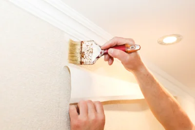 Pose de papier peint à Breuillet — revêtements muraux et toiles de verre